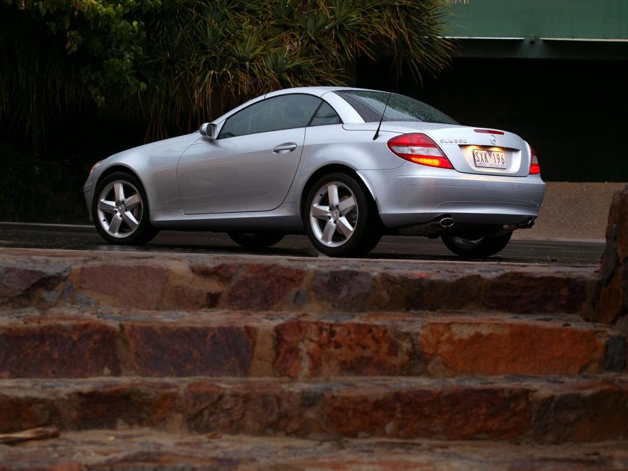  Mercedes-Benz SLK350 2004 года  (AU) (фото 2 из 11)
